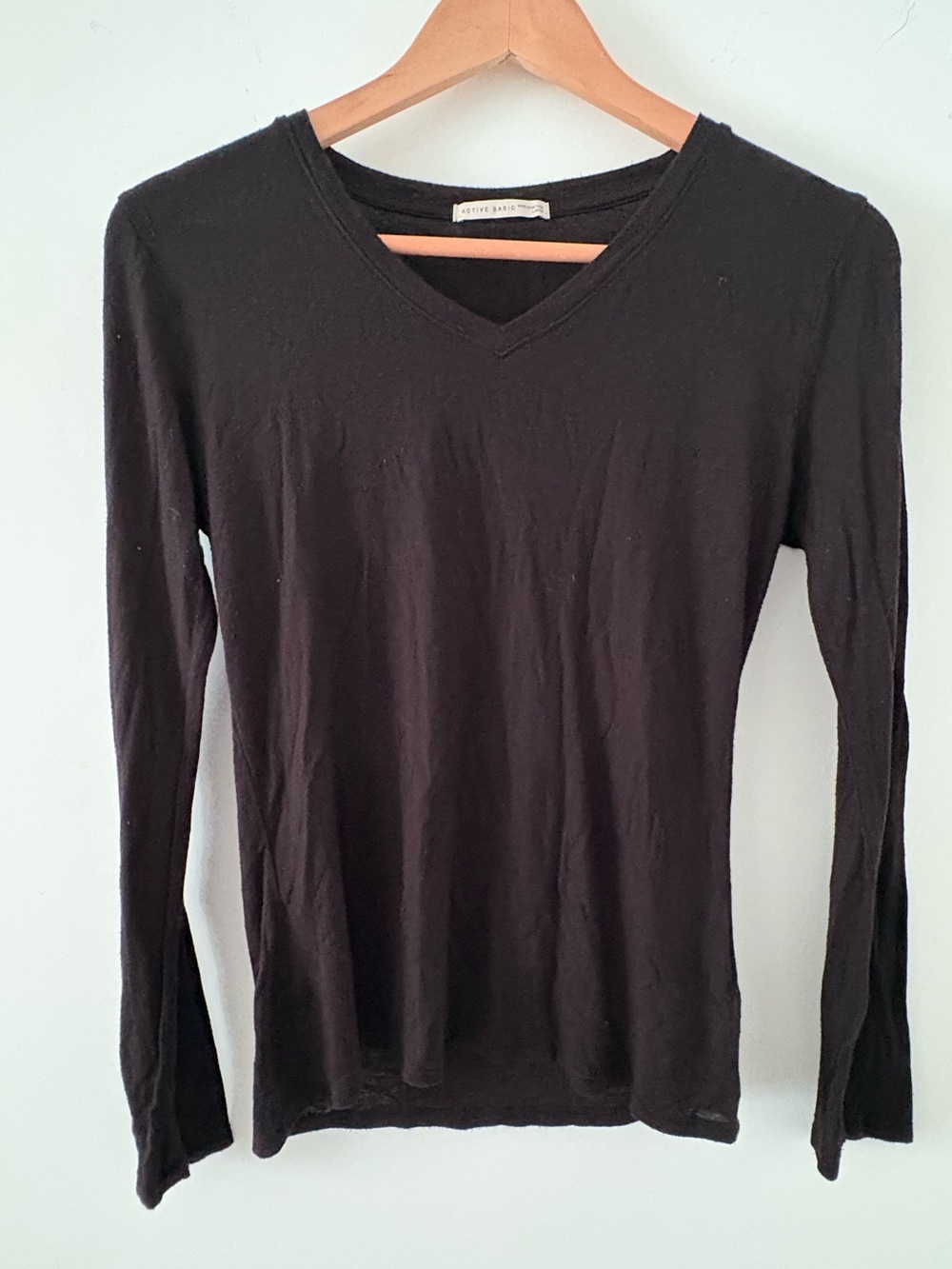 Black V-Neck Long Sleeve Tee